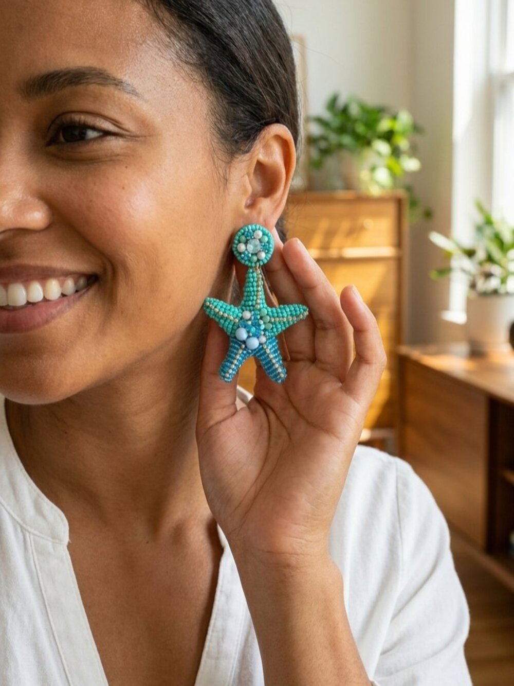 NEW: Blue Beaded starfish dangling earrings - Picture 3 of 7